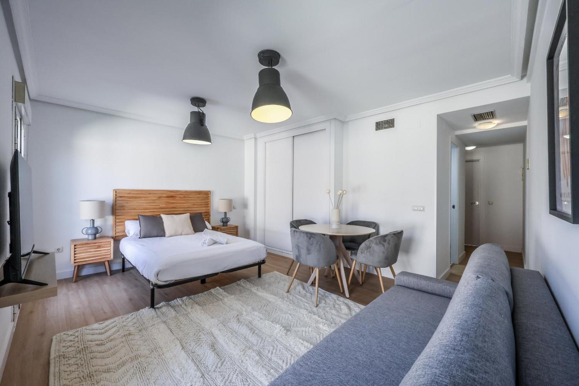 Atico Reformado Con Terraza En Lavapies Lägenhet Madrid Exteriör bild