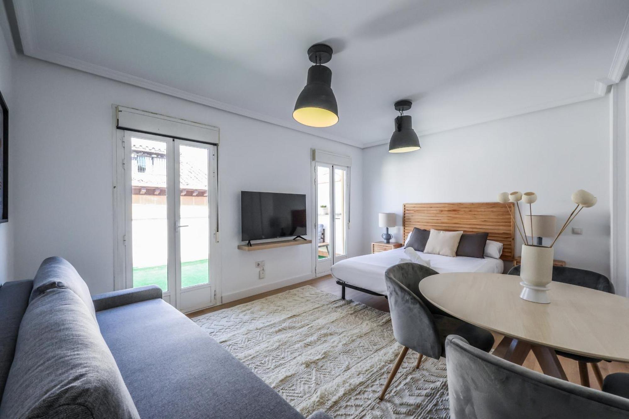 Atico Reformado Con Terraza En Lavapies Lägenhet Madrid Exteriör bild